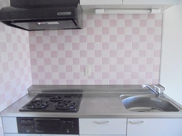 システムキッチン（三ツ口コンロ）