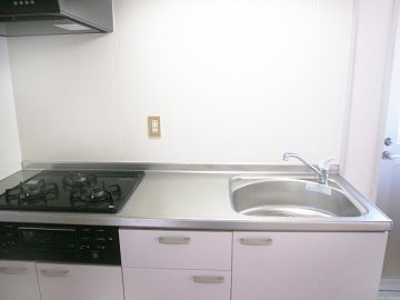 ３ツ口コンロのシステムキッチン