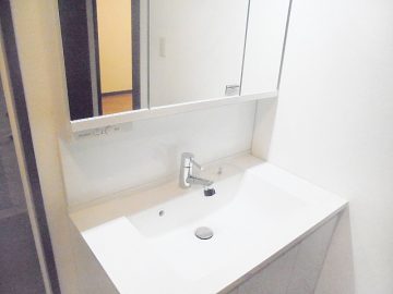 洗面台新調します