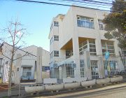 神戸市立こうべ小学校(850m)