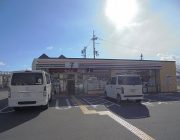 セブンイレブン加西北条駅前店(600m)